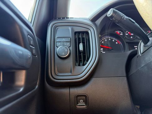 Certified 2024 Chevrolet Silverado 1500 Custom image 22