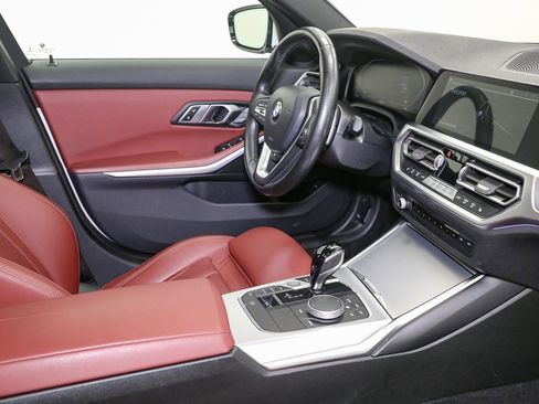 Used 2022 BMW 330i xDrive 330i xDrive w/ Convenience Package image 19