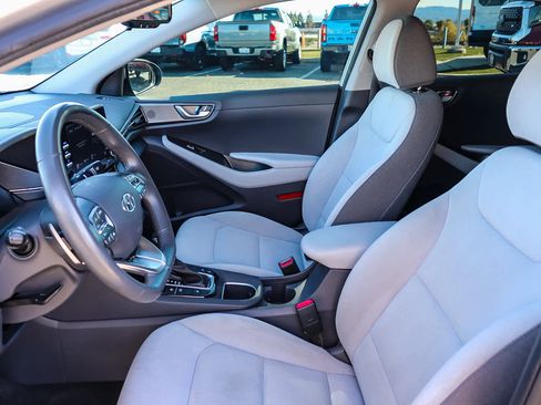 Used 2022 Hyundai Ioniq SE image 19