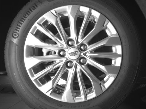 Certified 2024 Cadillac XT4 Luxury FWD image 11