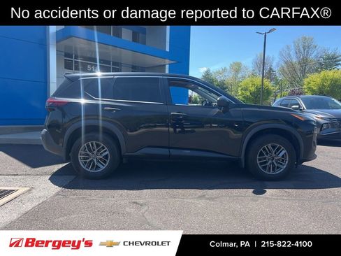 Used 2022 Nissan Rogue S AWD/4WD image 2