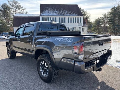 Used 2020 Toyota Tacoma TRD Off-Road w/ Technology Package image 11