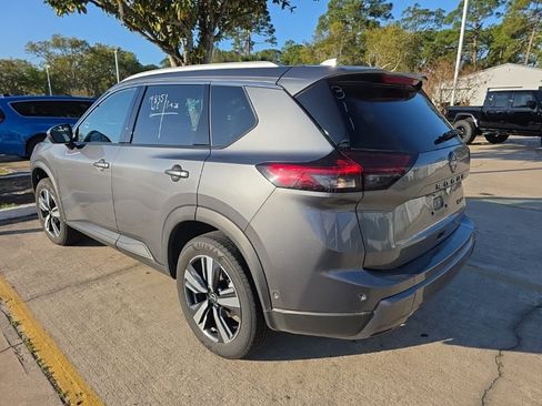 Used 2026 Nissan Rogue SL image 4