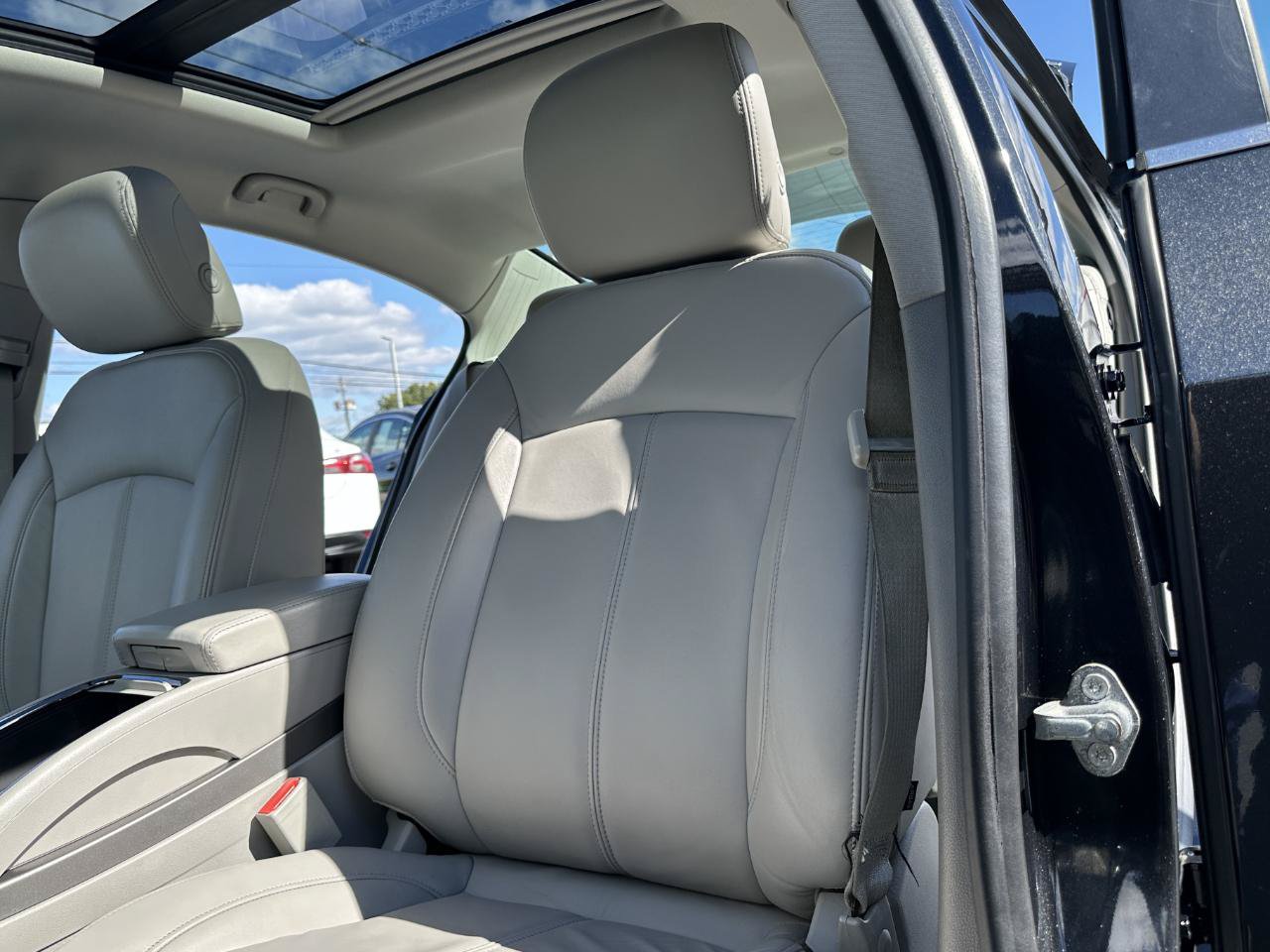 Used 2012 Buick LaCrosse Premium FWD image 27