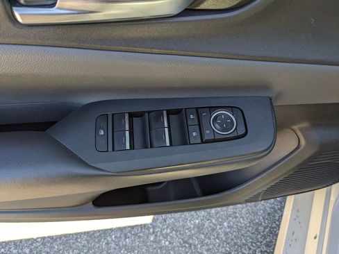 Used 2023 Toyota Prius XLE image 18