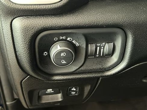 Used 2019 RAM 1500 Big Horn AWD/4WD image 19