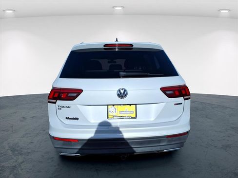 Used 2019 Volkswagen Tiguan SE w/ Panoramic Sunroof Package image 24