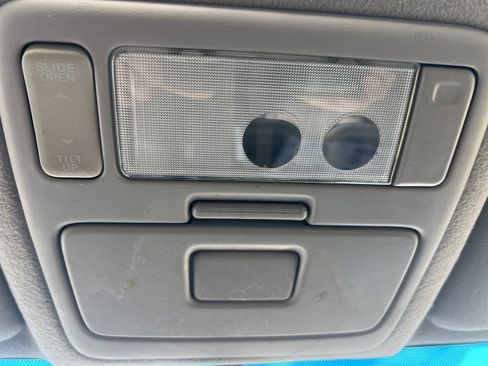 Used 2005 Toyota RAV4 4WD image 37