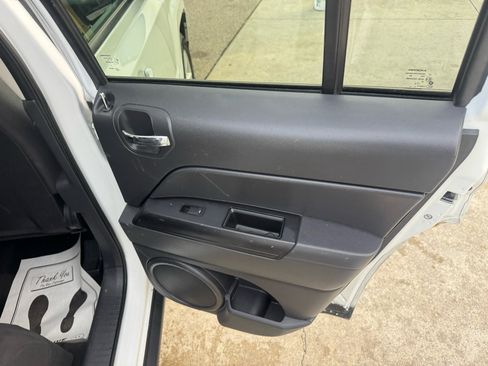 Used 2015 Jeep Patriot Sport image 16