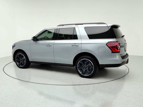 Used 2023 Ford Expedition Limited AWD/4WD image 5