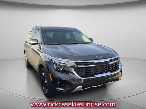 Used 2024 Kia Seltos EX AWD/4WD image 3