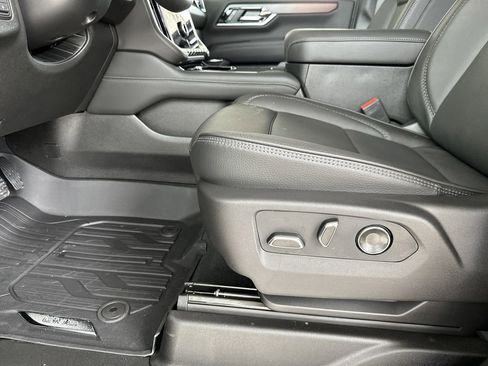 New 2026 GMC Yukon Denali w/ Denali Reserve Package image 14