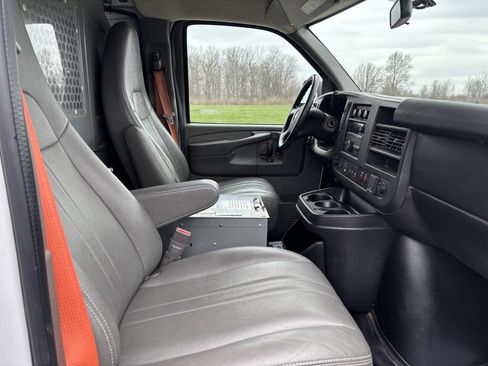Used 2015 Chevrolet Express 2500 2500 3dr Cargo Van w/1WT image 15