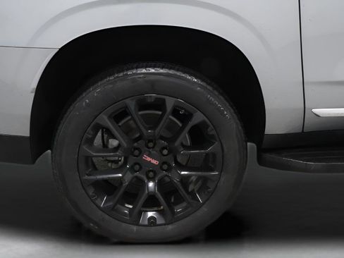 Used 2024 GMC Yukon XL Denali image 38