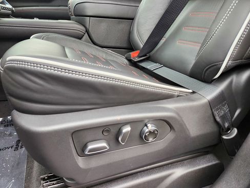 New 2026 GMC Yukon AT4 Ultimate image 18