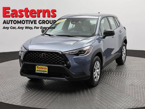 Used 2025 Toyota Corolla Cross L FWD image 1