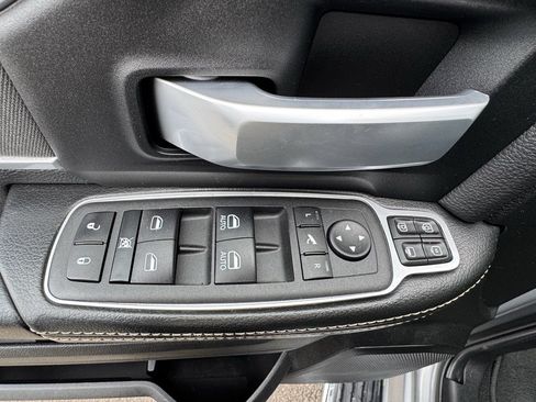 Used 2024 RAM 2500 Big Horn image 10