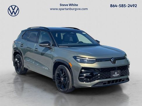 New 2026 Volkswagen Tiguan SE R-Line FWD image 1