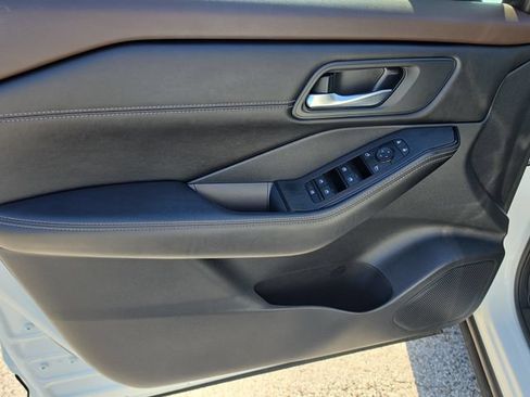 Certified 2023 Nissan Rogue SV w/ SV Premium B Package FWD image 18