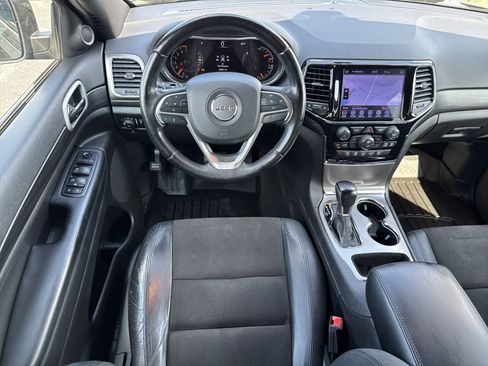 Used 2021 Jeep Grand Cherokee Laredo X AWD/4WD image 12