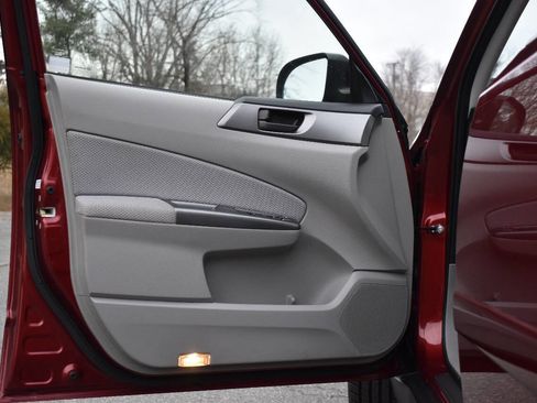 Used 2012 Subaru Forester 2.5X w/ Alloy Wheel Pkg image 8