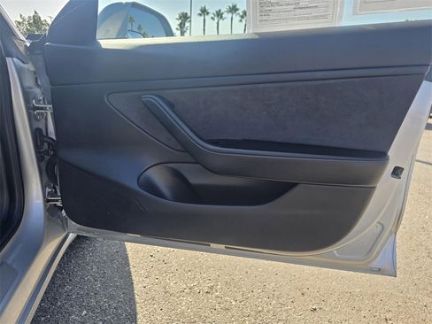 Used 2018 Tesla Model 3 Long Range image 22