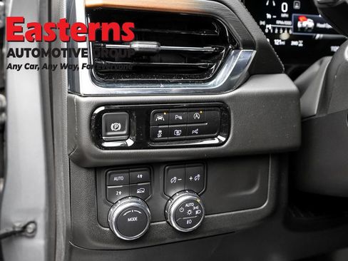 Used 2025 GMC Yukon Denali AWD/4WD image 22
