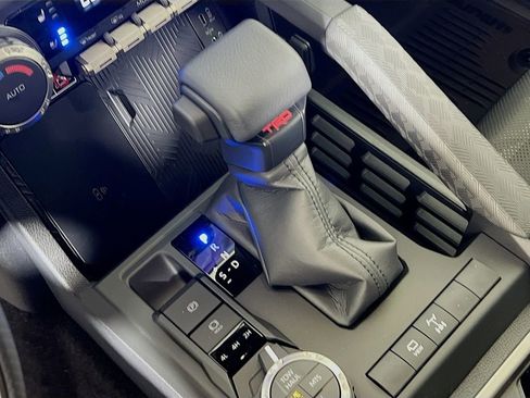 New 2026 Toyota 4Runner TRD Off-Road Premium AWD/4WD image 15