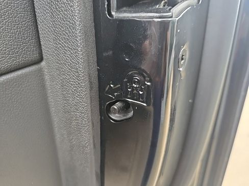 Used 2024 Chevrolet Silverado 2500 LT image 83