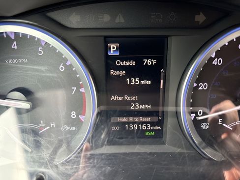 Used 2017 Toyota Highlander XLE FWD image 26