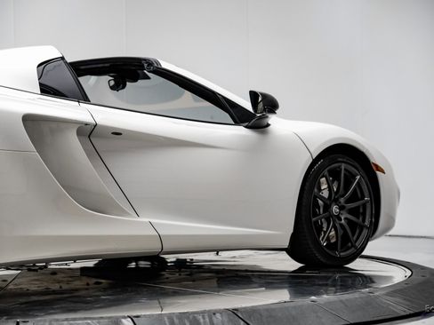 Used 2013 McLaren MP4-12C Spider image 23