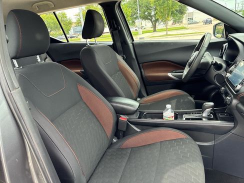 Used 2022 Nissan Kicks SR FWD image 38
