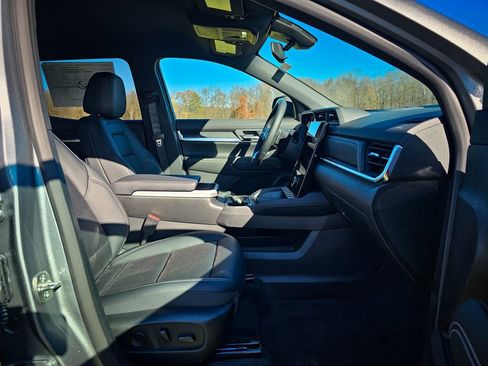 New 2026 GMC Terrain Elevation w/ Elevation Premium Package image 40