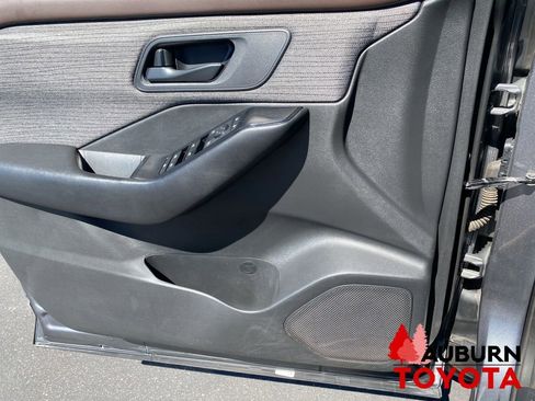Used 2023 Nissan Rogue S FWD image 29