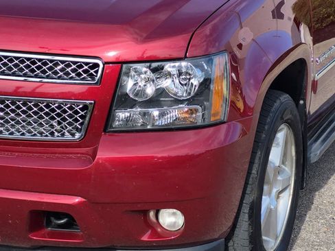 Used 2010 Chevrolet Suburban LTZ AWD/4WD image 11