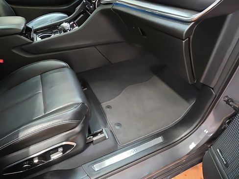 Used 2023 Jeep Grand Cherokee Overland w/ Adv Protech Group III image 12