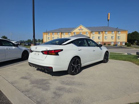 Used 2024 Nissan Altima 2.5 SR FWD image 5