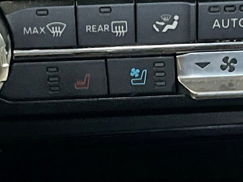 Used 2021 Ford F150 Lariat image 21