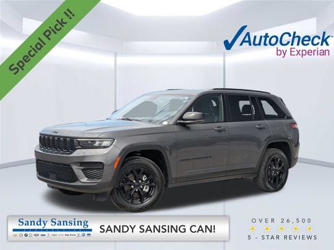 Used 2025 Jeep Grand Cherokee Altitude AWD/4WD image 1