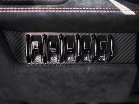 Used 2023 Lamborghini Huracan Sterrato image 55