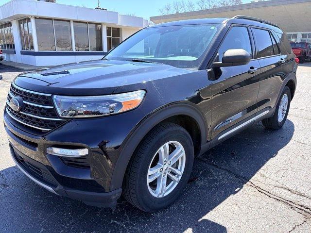 Used 2023 Ford Explorer XLT w/ Equipment Group 202A AWD/4WD image 7