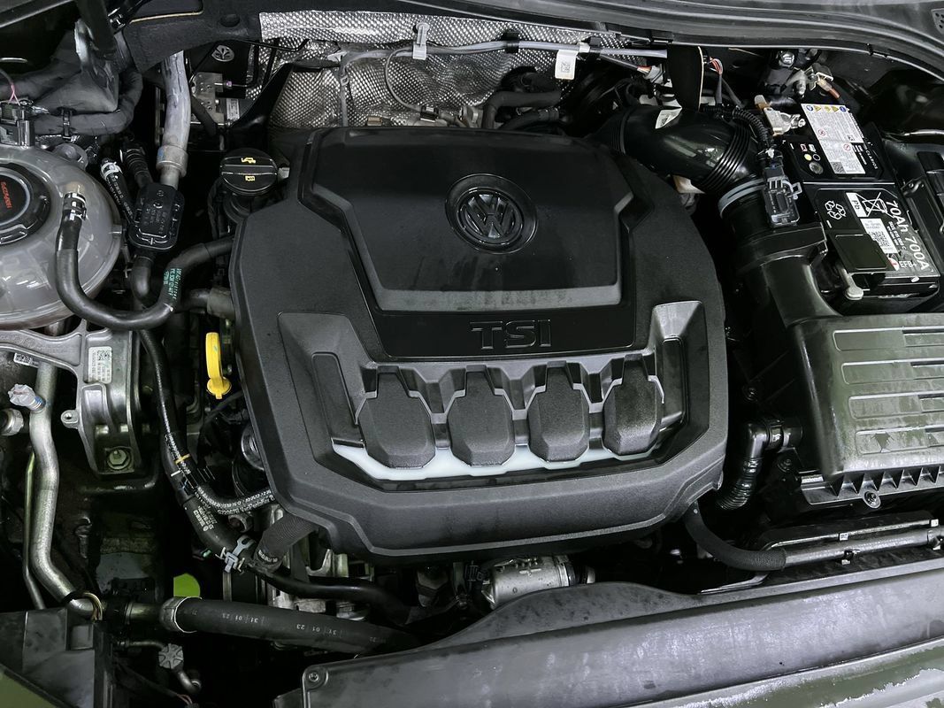Used 2024 Volkswagen Tiguan SE R-Line AWD/4WD image 30