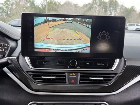 Used 2023 Nissan Altima 2.5 SR w/ SR Premium Package image 20