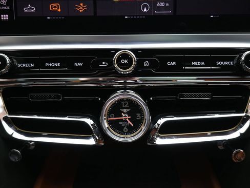 Used 2022 Bentley Flying Spur V8 AWD/4WD image 18