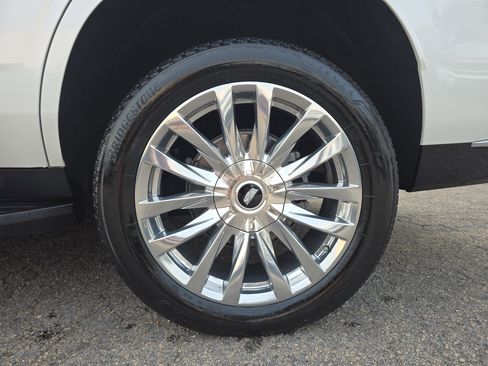 Certified 2024 Cadillac Escalade Premium Luxury w/ Performance Package AWD/4WD image 35