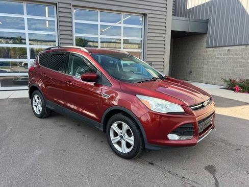 Used 2016 Ford Escape SE w/ Equipment Group 201A AWD/4WD image 3