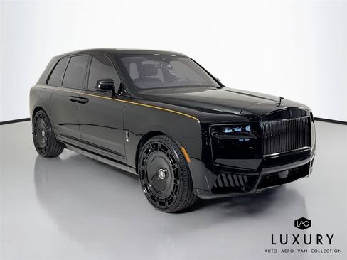 Used 2025 Rolls-Royce Cullinan Black Badge AWD/4WD image 3