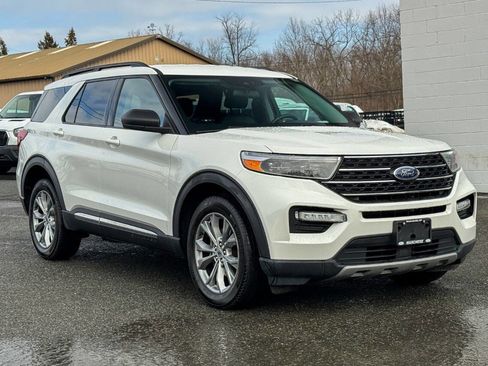 Used 2022 Ford Explorer XLT w/ Equipment Group 202A image 1