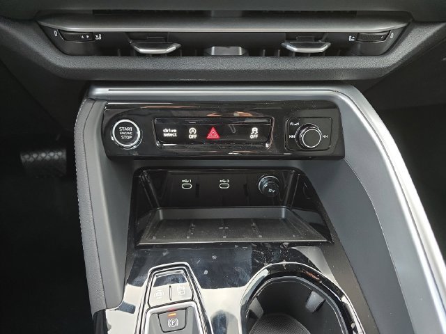 Used 2025 Audi Q5 Premium Plus w/ Premium Plus AWD/4WD image 24