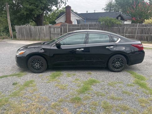 Used 2018 Nissan Altima 2.5 S FWD image 3